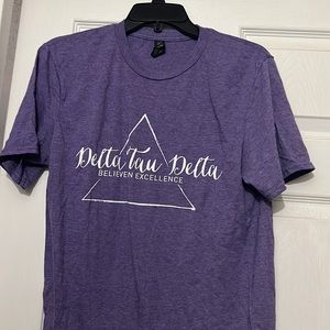 Purple sweater for women,Anvil brand.Z:M.